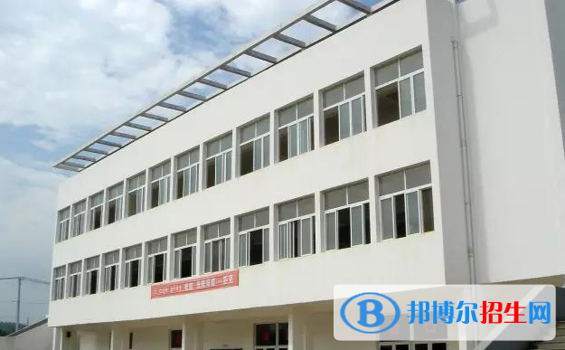赤壁机电信息技术学校6