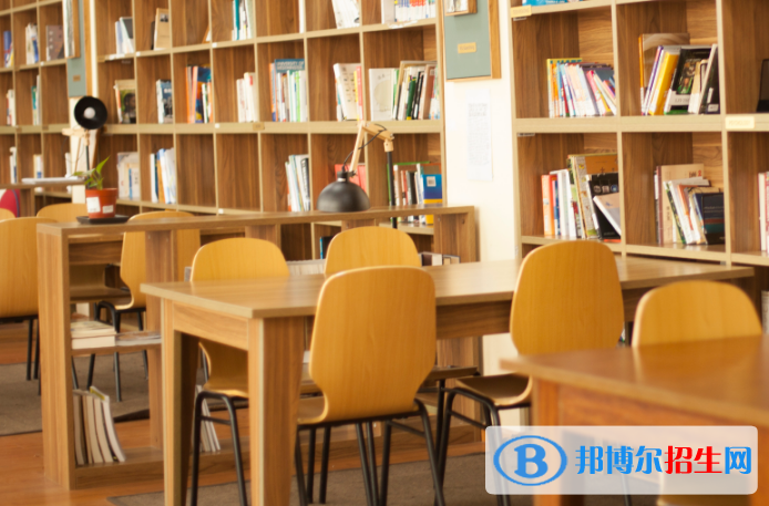 成都墨尔文学校