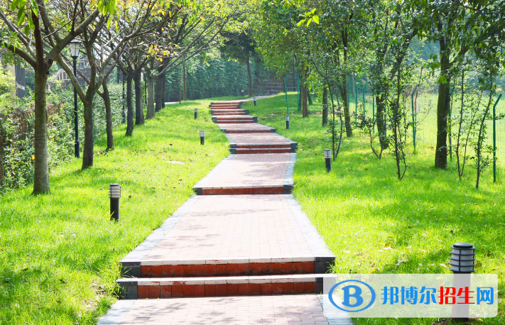 成都墨尔文学校