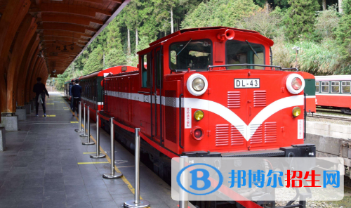 贵阳2020年初中生读什么铁路学校好