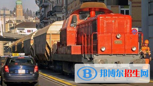 贵阳2020年女生读什么铁路学校