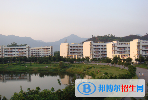 广东粤东技师学院2020年招生办联系电话
