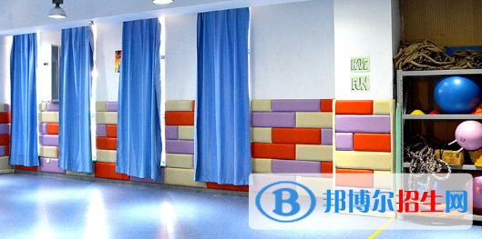 北京中芯学校高中部