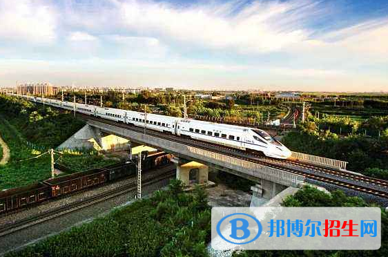 武汉2020年适合女生的铁路学校专业