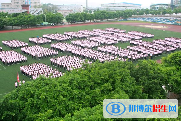 重庆2022年初中生女生读什么汽修学校好