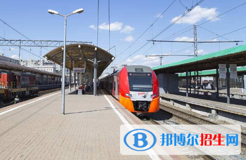 六盘水2020年初中生学铁路学校怎么样