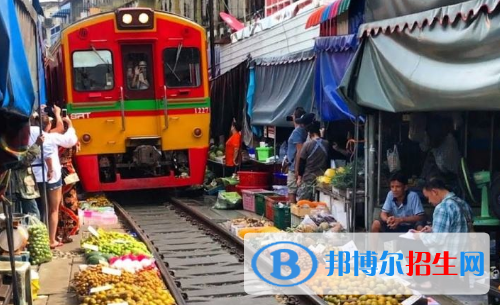 六盘水2020年初中生上铁路学校
