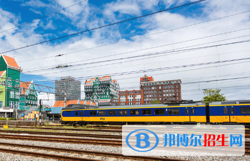 六盘水2020年初中生读什么铁路学校