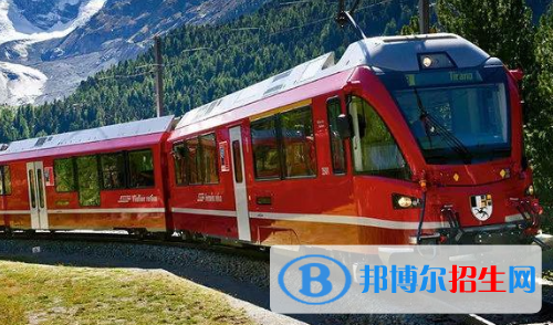 六盘水2020年铁路学校都有什么专业适合男生