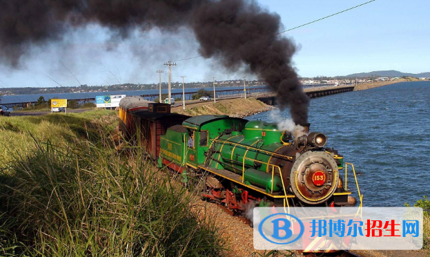 六盘水2020年男生读铁路学校怎么样