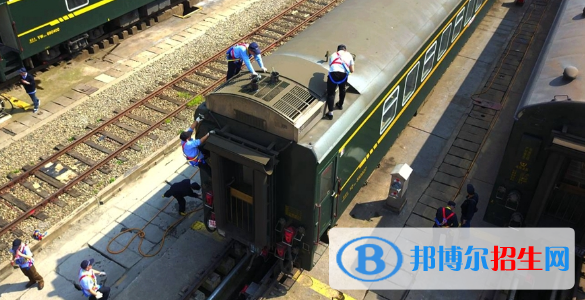 金昌2020年去读铁路学校学什么对以后好一点