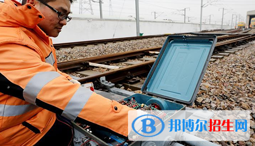 金昌2020年男生学什么铁路学校好