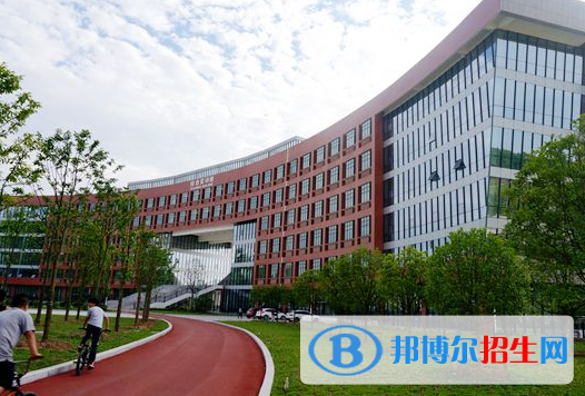 三峡旅游职业技术学院7