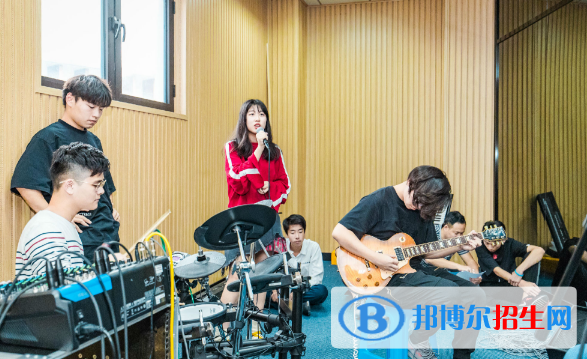 苏州北美国际高级中学2020年招生办联系电话