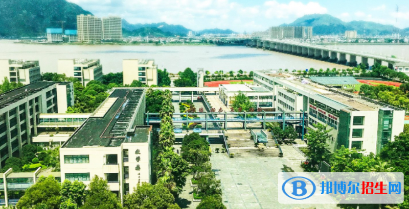 温州二十二中加拿大高中2020年招生简章