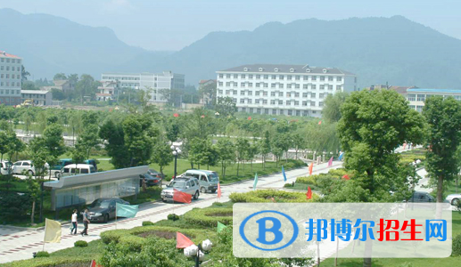 安吉上墅私立高级中学网站网址