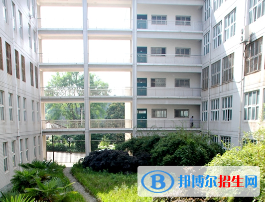 武汉工贸职业学院2