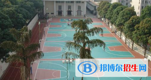 广西轻工技师学院2020年招生办联系电话