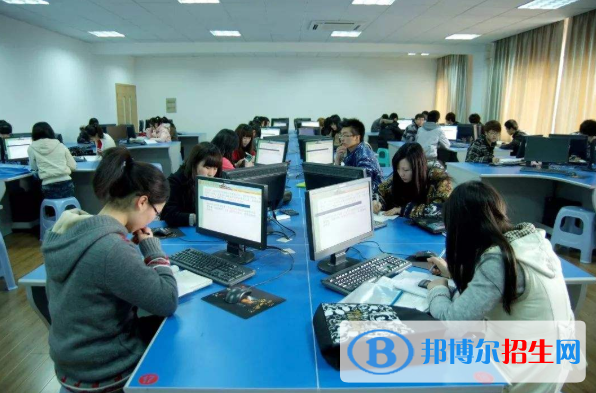 浙江东方职业技术学院是几专