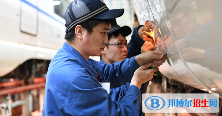 白银2020年男生读铁路学校