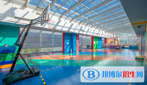 长春美国国际学校初中部网站网址