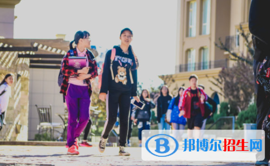 大连美国国际学校初中部2020年招生办联系电话