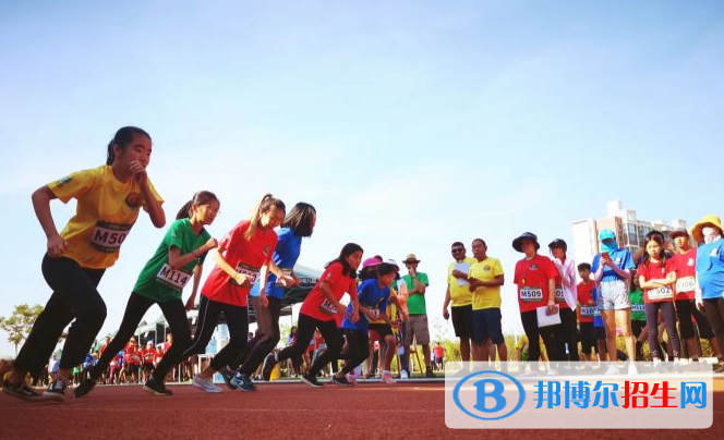 昆明呈贡青苗国际双语学校初中部怎么样、好不好