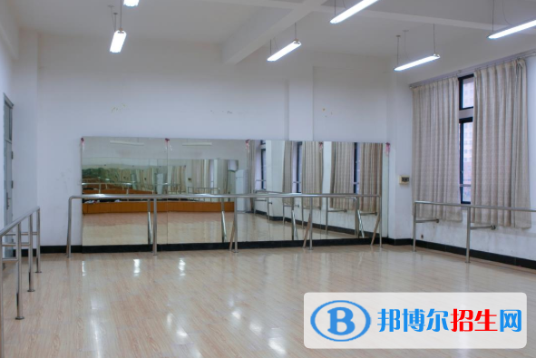 鄂州电子科技学校5