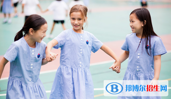 青岛耀中国际学校初中部2020年招生计划