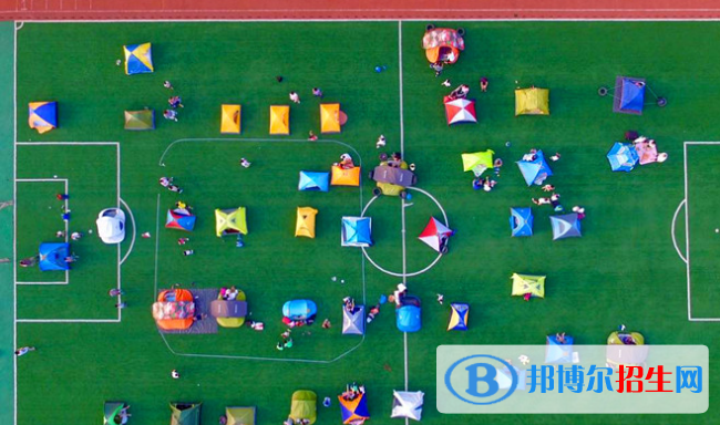 青岛银河学校初中部2020年学费、收费多少