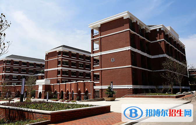 宜昌龙盘湖国际学校初中部网站网址