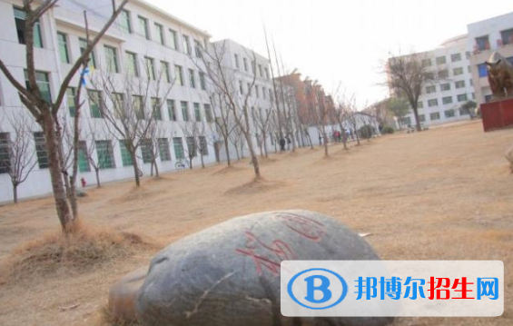 黄冈第二高级技工学校1
