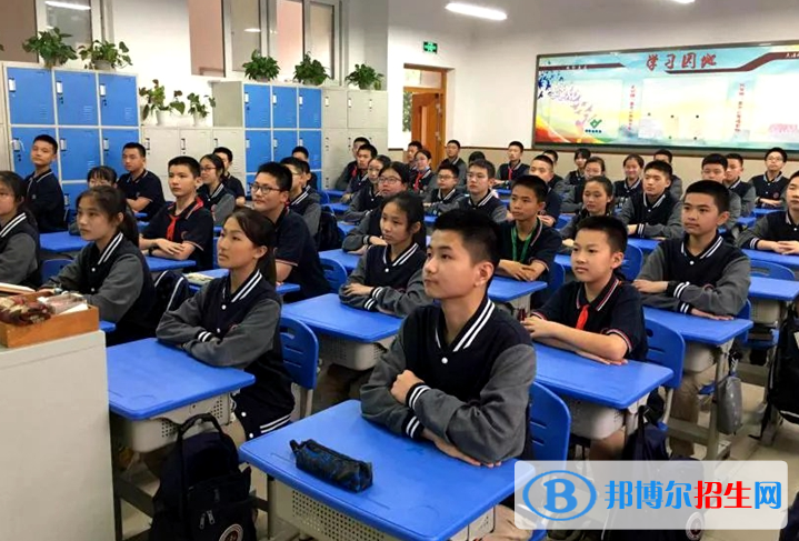 重庆史迪威外语学校初中部地址在哪里