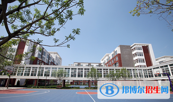 北京新英才国际学校初中部怎么样、好不好