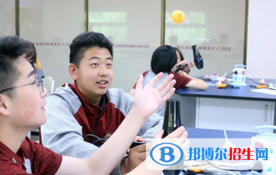 北京明诚外国语学校初中部网站网址