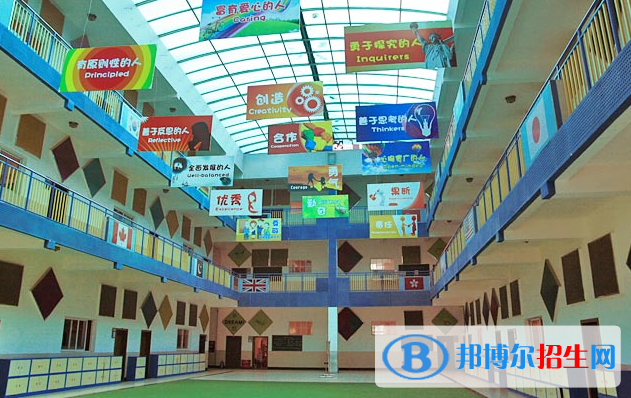 成都美视国际学校初中部2020年学费、收费多少