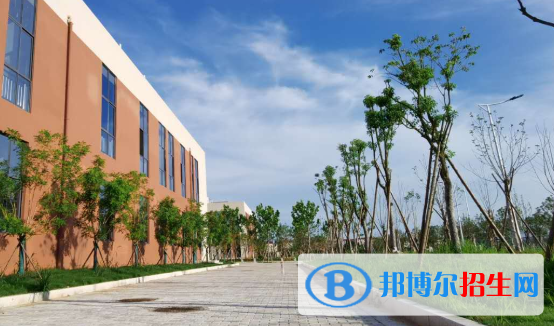 鹰潭职业技术学院是几专