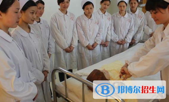 广东2020年初中生上卫校好不好
