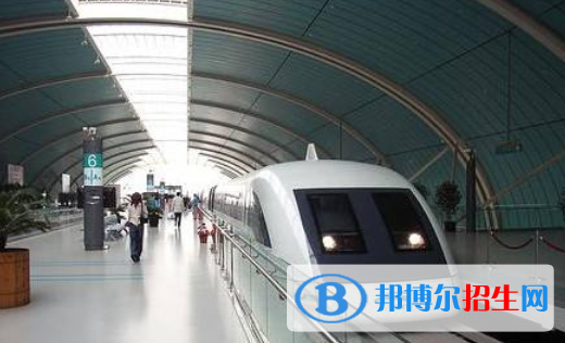 安徽2020年男生读铁路学校学什么好