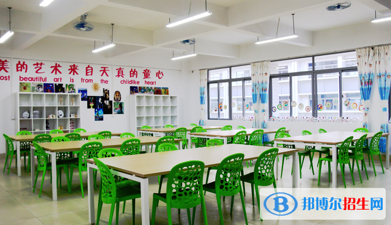 南海外国语学校2020年学费、收费多少