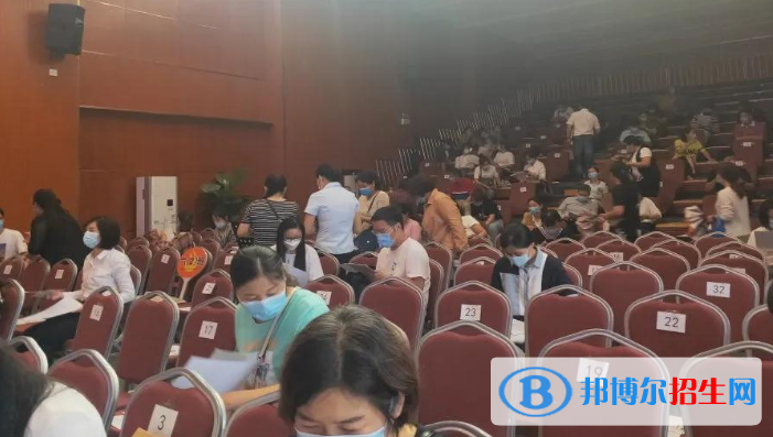 河南实验学校英才国际小学2020年招生办联系电话
