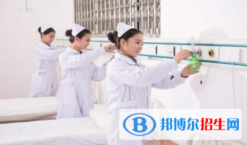 广东初中生报什么卫校