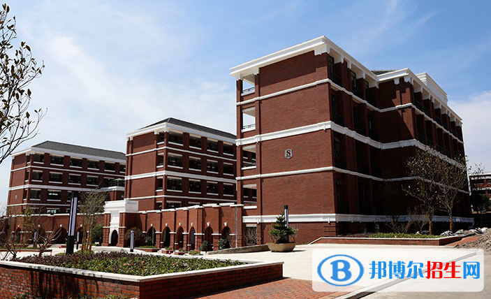 宜昌龙盘湖国际学校小学部网站网址