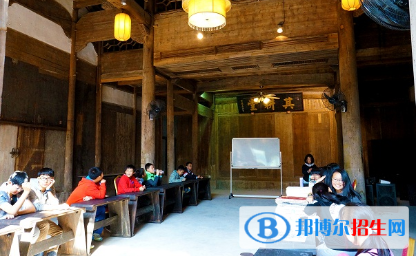 休宁晨山学校小学部地址在哪里