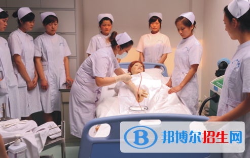 广东2020年女生读卫校有前途吗