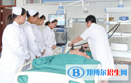 广东2020年女生在卫校学什么好