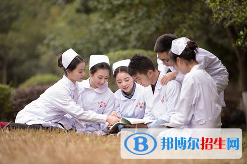 四川2021年女生学什么卫校好