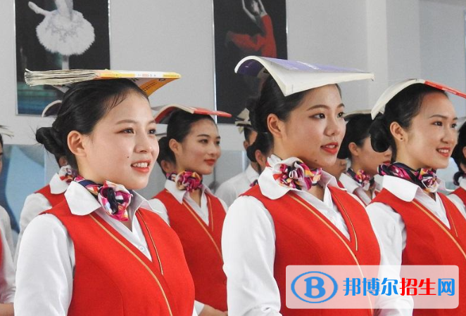 湖北2021年读航空服务学校一年要多少钱