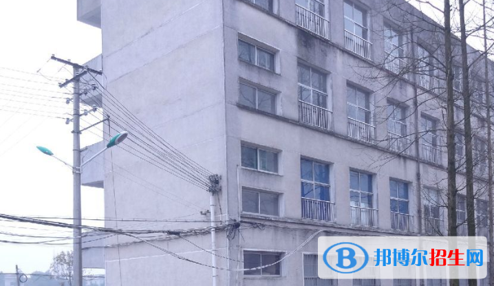  邯郸春华中学2021年招生简章