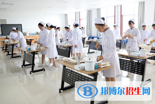 广东2021年卫校和中专有哪些区别